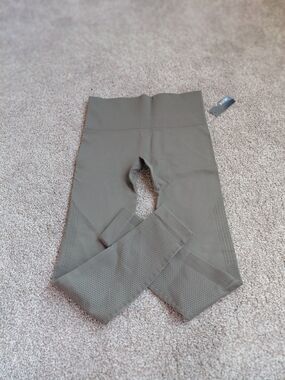 Ardene Olive Green High-Waist Cropped Leggings with Perforated Calf Panels